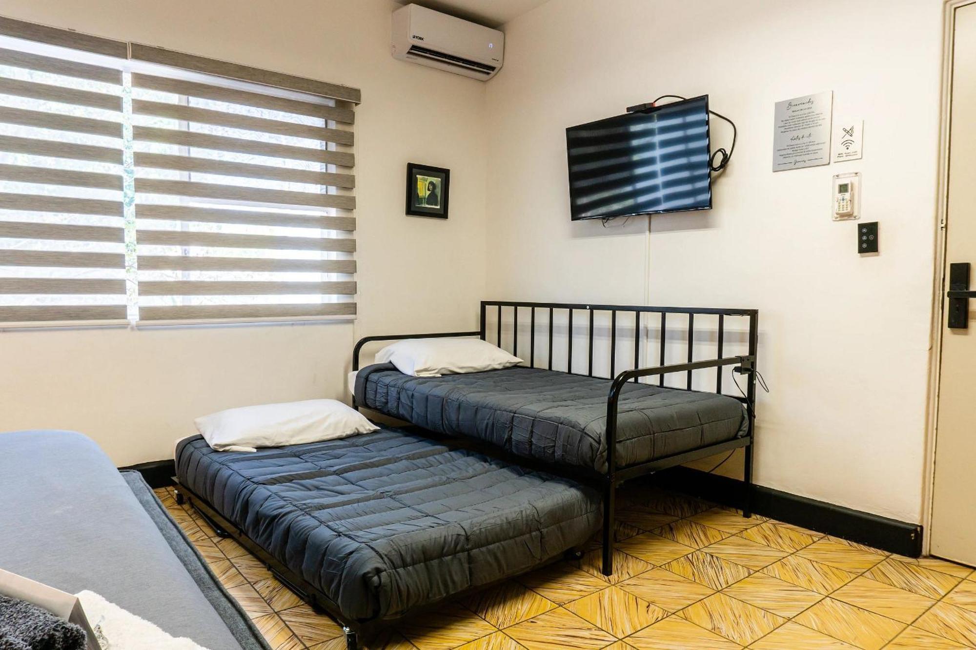 Habitaciones Privadas Con Bano Propio En Una Zona Segura Y Centrica De Guadalajara. Exteriér fotografie